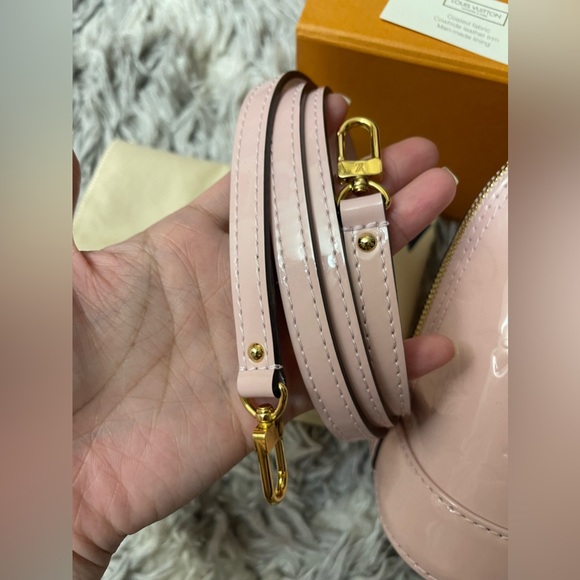 ****** SOLD ****** Louis Vuitton Vernis Rose Ballerine Alma
BB - Picture 4 of 13